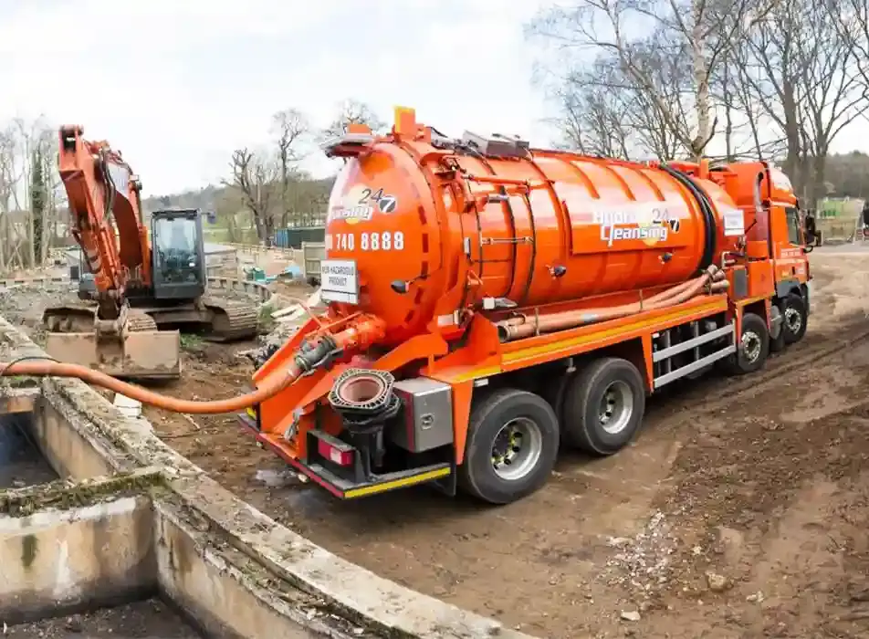Hydro Cleansing - Liquid Waste Management - Tanker - Image 4